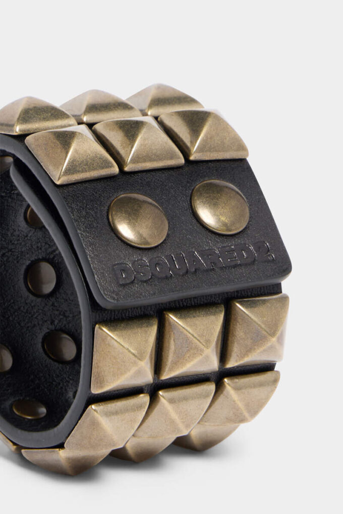 Bracciale con borchie su tutta la superficie Bracciale con borchie su tutta la superficie