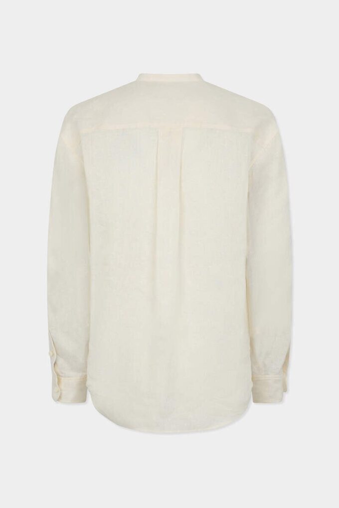 Camicia con papillon e linea morbida Camicia con papillon e linea morbida