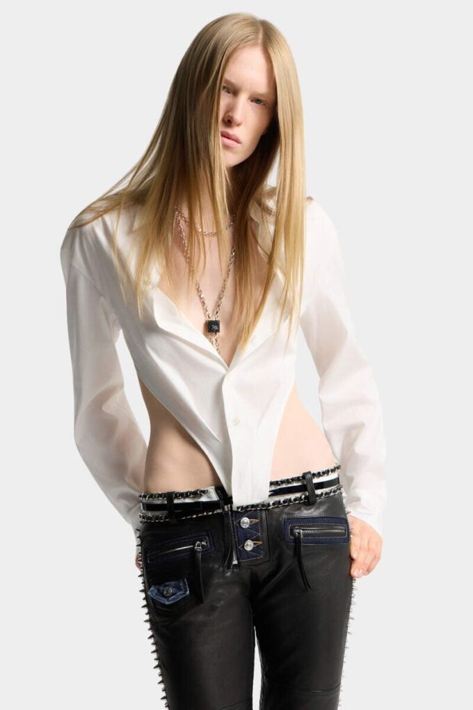 Camicia con scollo profondo Camicia con scollo profondo