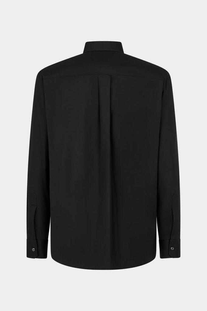 Camicia con spalle scese Camicia con spalle scese