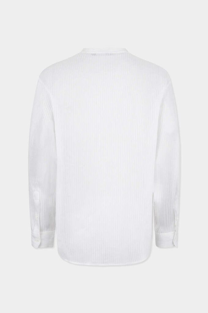 Camicia in lino con spalline scese e cravatta Camicia in lino con spalline scese e cravatta