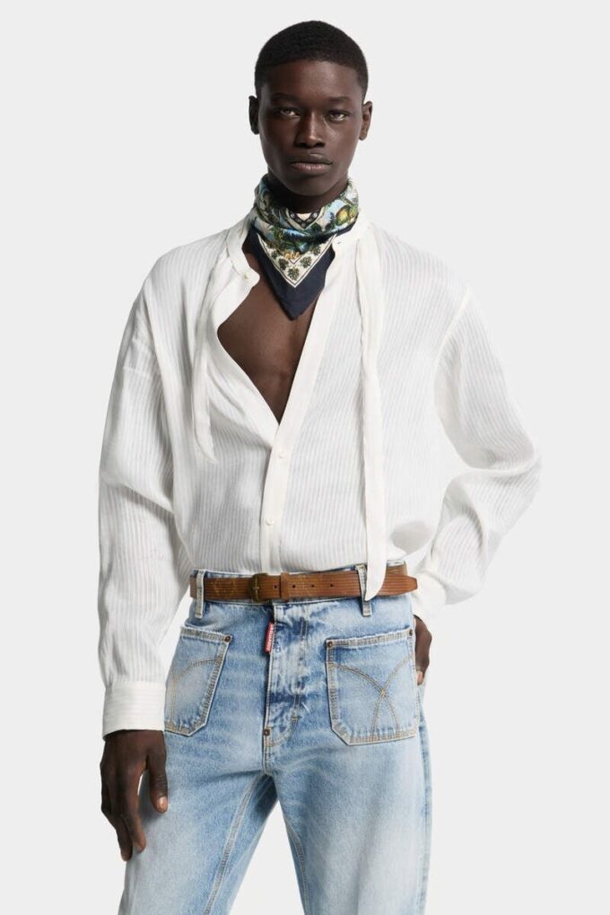 Camicia in lino con spalline scese e cravatta Camicia in lino con spalline scese e cravatta