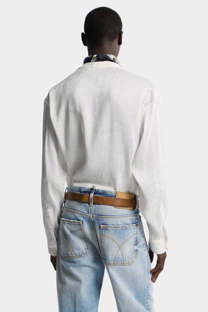 Camicia in lino con spalline scese e cravatta Camicia in lino con spalline scese e cravatta
