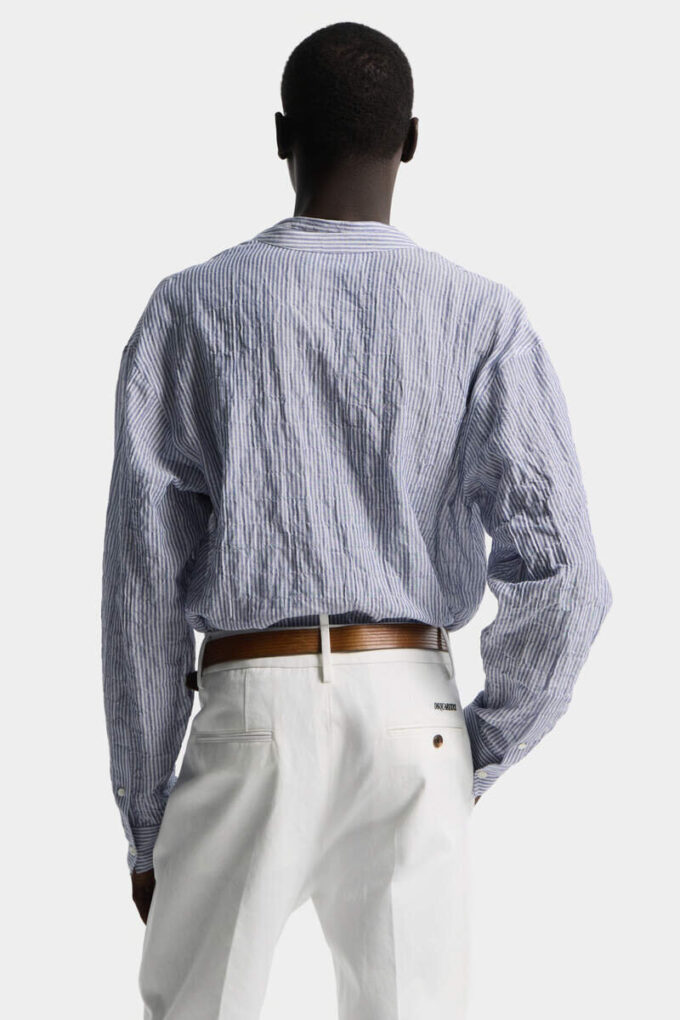 Camicia in lino con spalline scese e cravatta Camicia in lino con spalline scese e cravatta