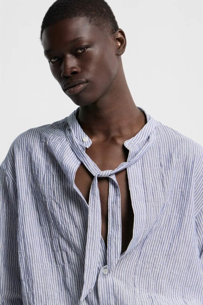 Camicia in lino con spalline scese e cravatta Camicia in lino con spalline scese e cravatta