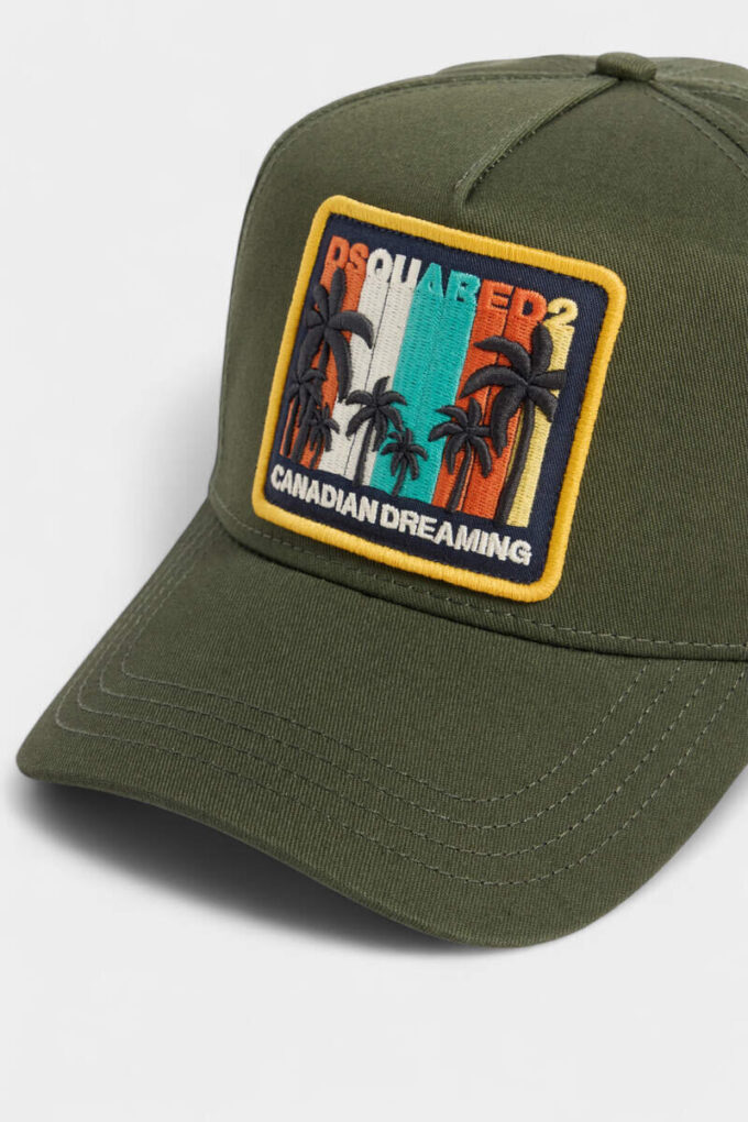 Cappellino da baseball vintage estivo con toppa Cappellino da baseball vintage estivo con toppa