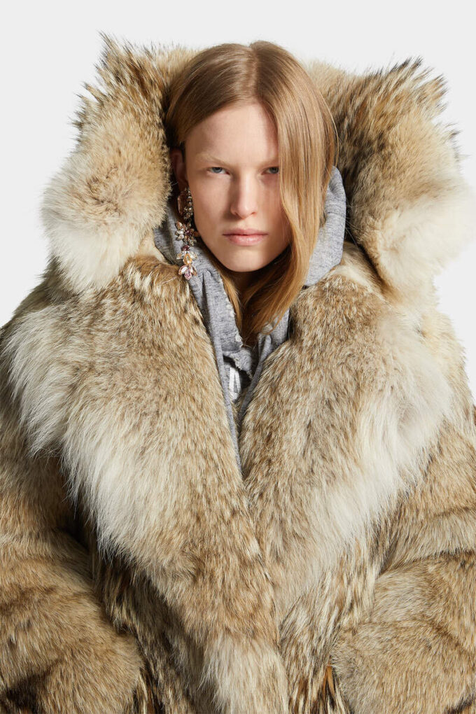 Cappotto in pelliccia sintetica color coyote Cappotto in pelliccia sintetica color coyote