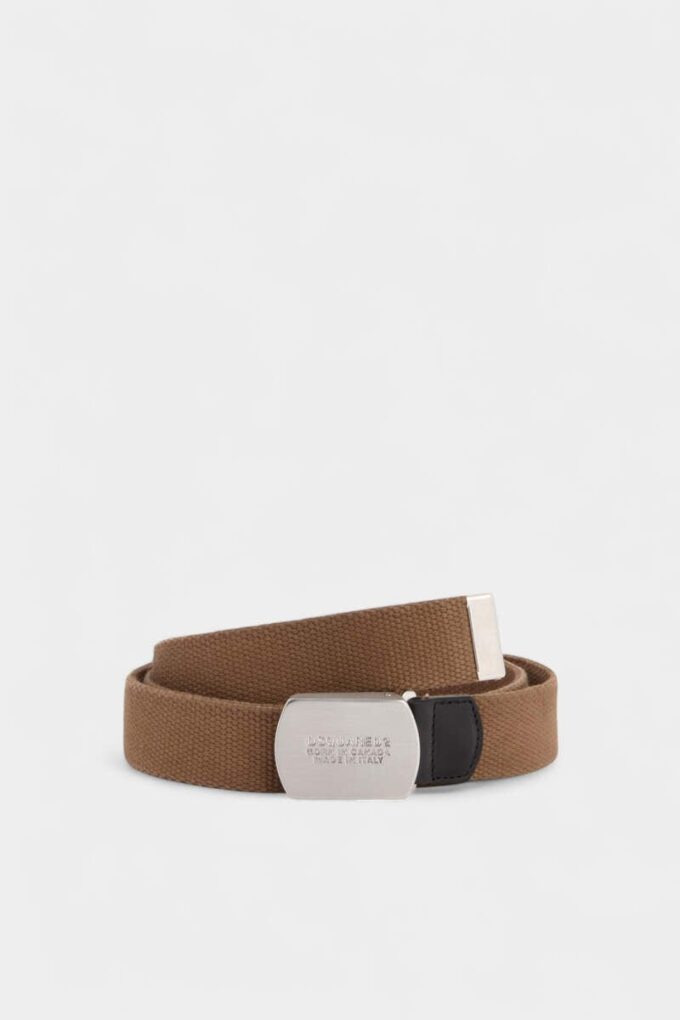 Cintura con placca con logo Dsquared2 Cintura con placca con logo Dsquared2