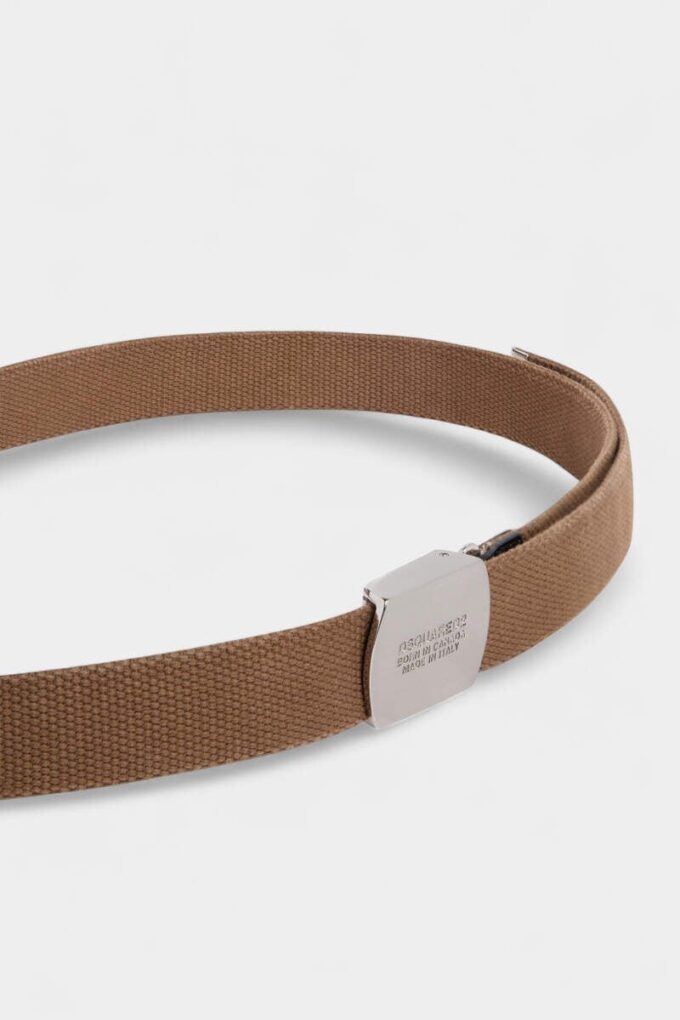 Cintura con placca con logo Dsquared2 Cintura con placca con logo Dsquared2