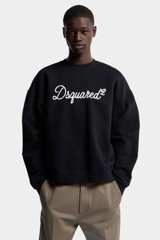 D2 Signature Relax Fit Crewneck D2 Signature Relax Fit Crewneck