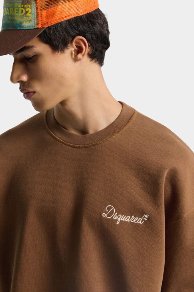 D2 Signature Relax Fit Crewneck D2 Signature Relax Fit Crewneck