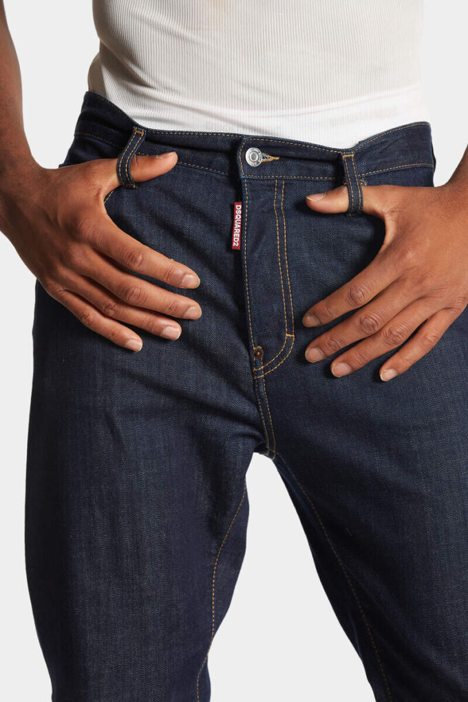 Jeans 642 con lavaggio scuro Jeans 642 con lavaggio scuro