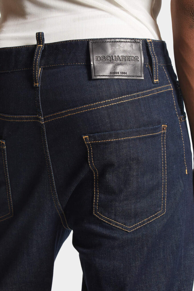Jeans 642 con lavaggio scuro Jeans 642 con lavaggio scuro