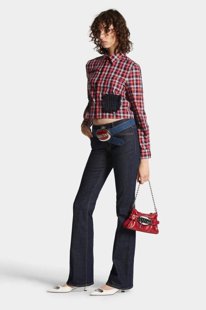 Jeans a zampa media con lavaggio scuro Jeans a zampa media con lavaggio scuro