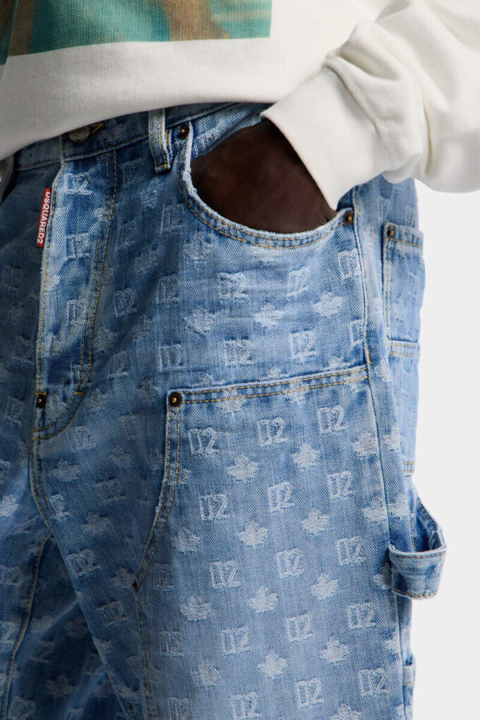 Jeans da carpentiere larghi con lavaggio chiaro
