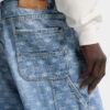 Jeans da carpentiere larghi con lavaggio chiaro