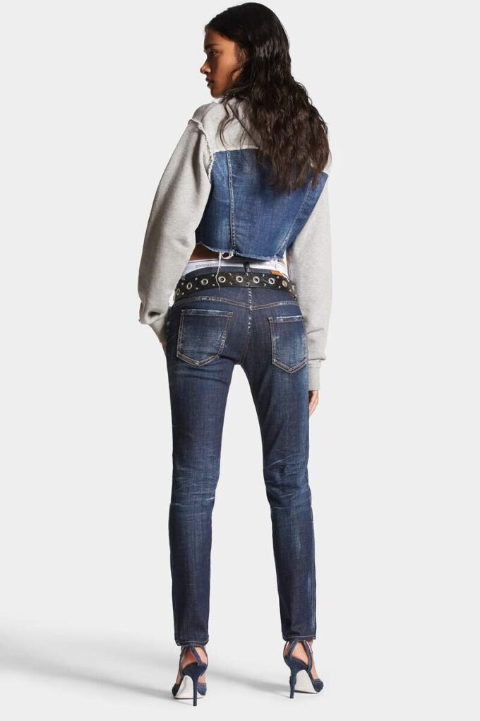 Jeans Jennifer con lavaggio scuro pulito Jeans Jennifer con lavaggio scuro pulito