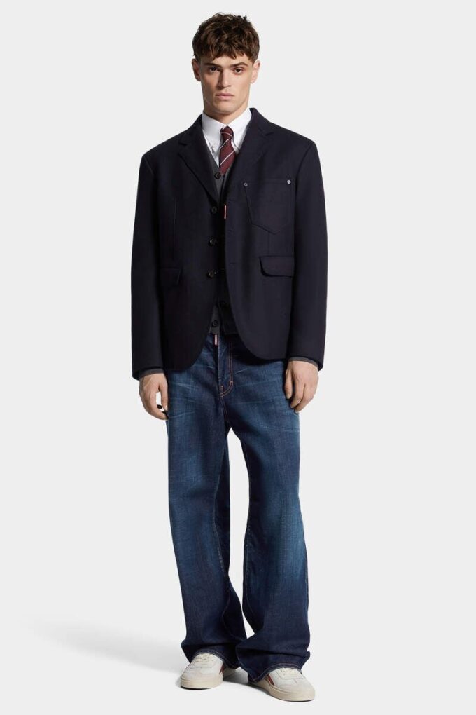 Jeans larghi con lavaggio scuro pulito Jeans larghi con lavaggio scuro pulito