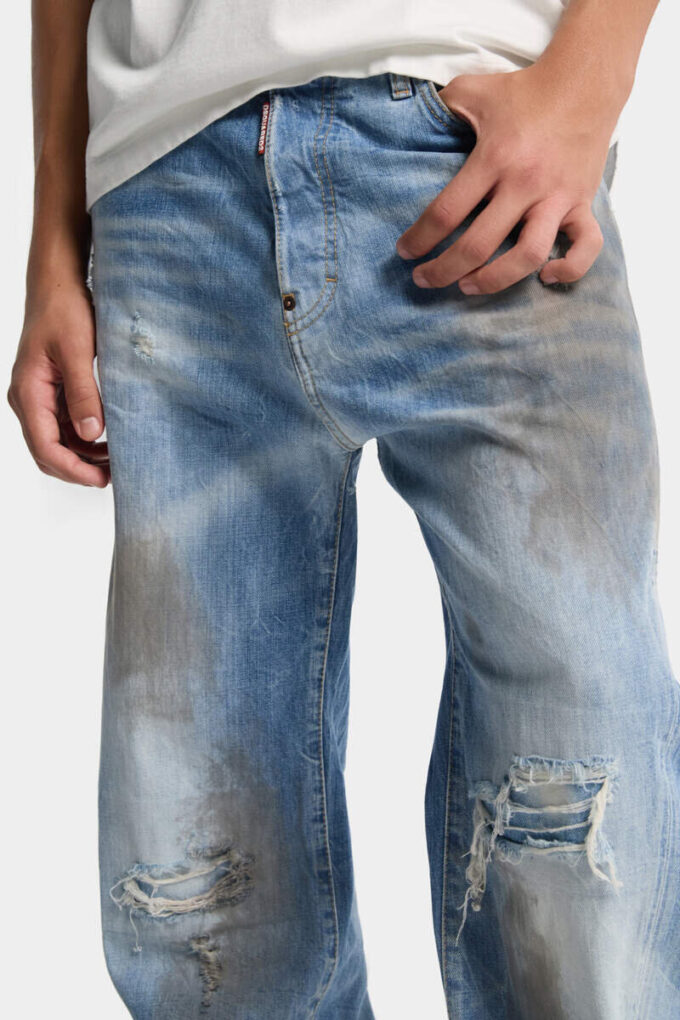 Jeans Loose Twist con lavaggio leggermente sporco Jeans Loose Twist con lavaggio leggermente sporco