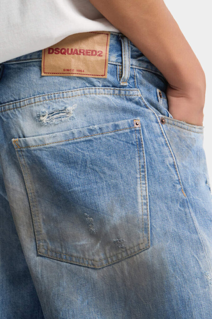 Jeans Loose Twist con lavaggio leggermente sporco Jeans Loose Twist con lavaggio leggermente sporco