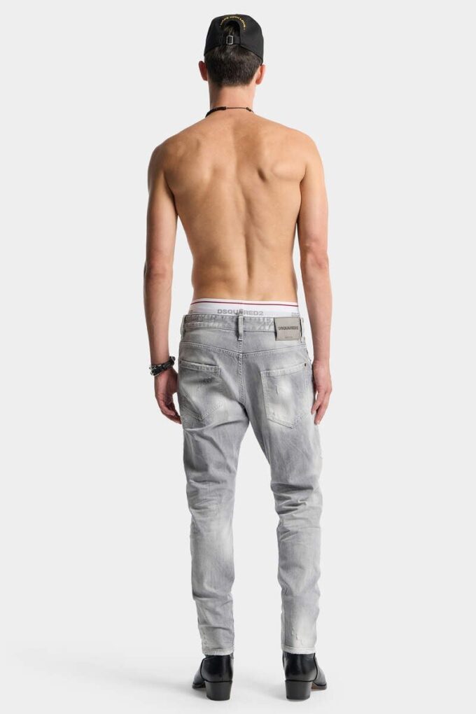 Jeans slim twist con lavaggio grigio spazzolato Jeans slim twist con lavaggio grigio spazzolato