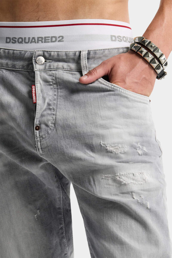Jeans slim twist con lavaggio grigio spazzolato Jeans slim twist con lavaggio grigio spazzolato
