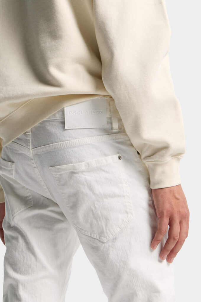 Jeans slim twist tinti in capo Jeans slim twist tinti in capo