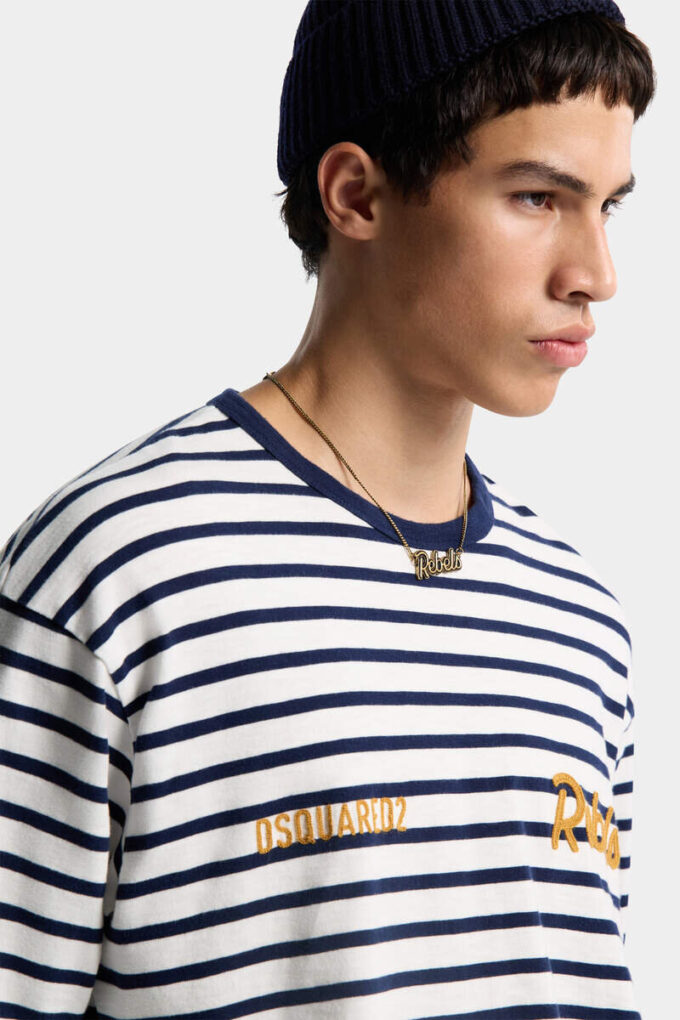 Maglietta Dsquared2 Rebels dalla vestibilità ampia Maglietta Dsquared2 Rebels dalla vestibilità ampia