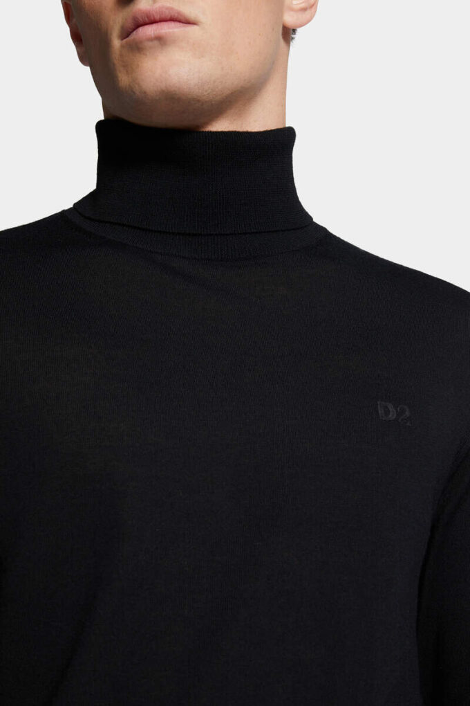 Maglione a collo alto in lana D2