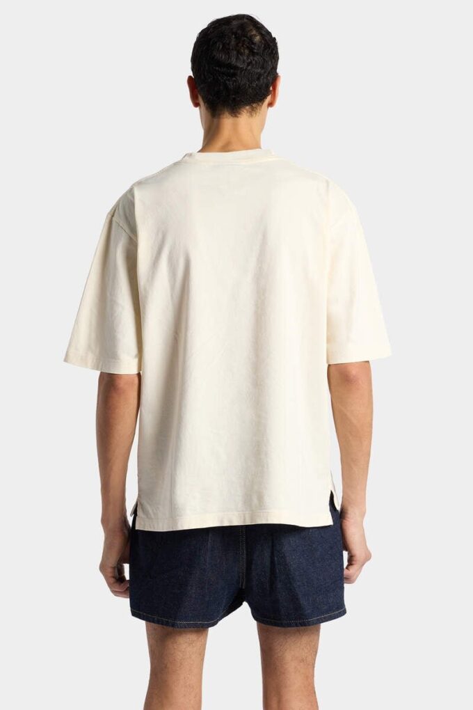 Pantaloncini a vita bassa con lavaggio scuro Pantaloncini a vita bassa con lavaggio scuro
