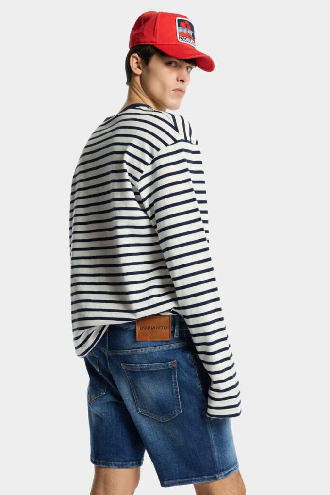 Pantaloncini blu navy con lavaggio medio Pantaloncini blu navy con lavaggio medio