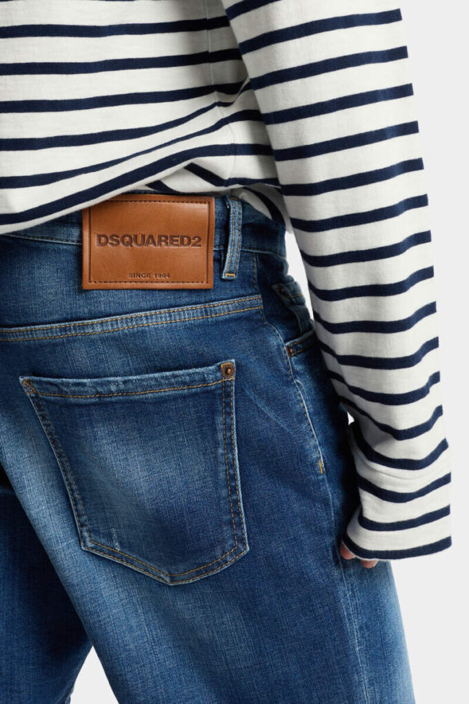 Pantaloncini blu navy con lavaggio medio Pantaloncini blu navy con lavaggio medio