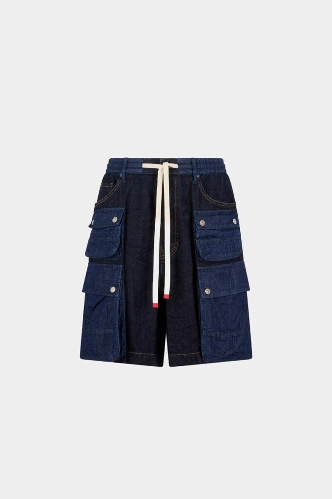Pantaloncini con lavaggio scuro Pantaloncini con lavaggio scuro