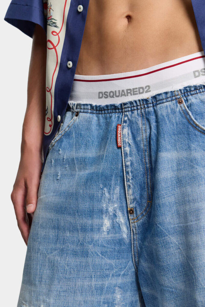 Pantaloncini da surf con lavaggio chiaro Pantaloncini da surf con lavaggio chiaro