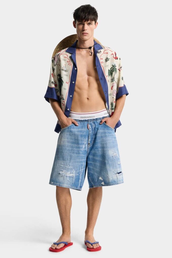 Pantaloncini da surf con lavaggio chiaro Pantaloncini da surf con lavaggio chiaro
