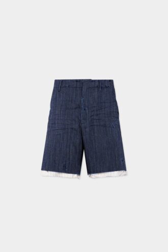 Pantaloncini strappati e dal taglio grezzo