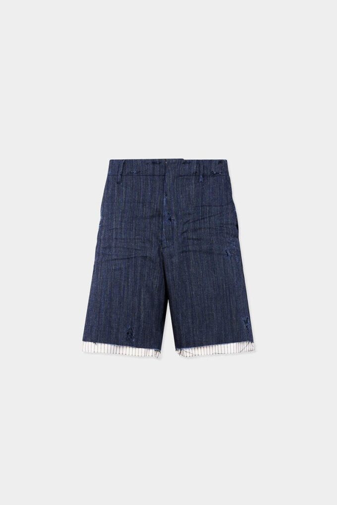 Pantaloncini strappati e dal taglio grezzo Pantaloncini strappati e dal taglio grezzo