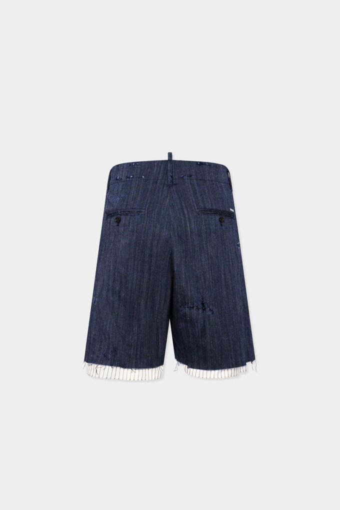 Pantaloncini strappati e dal taglio grezzo Pantaloncini strappati e dal taglio grezzo