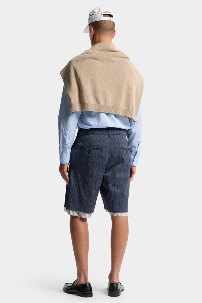 Pantaloncini strappati e dal taglio grezzo Pantaloncini strappati e dal taglio grezzo