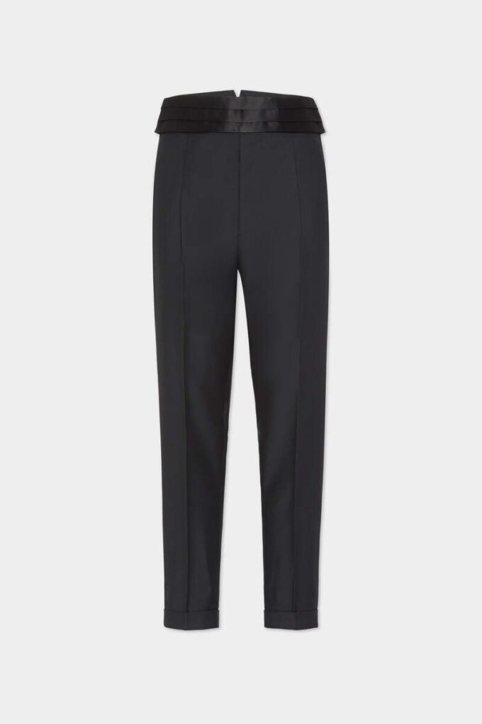 Pantaloni da sera con una piega
