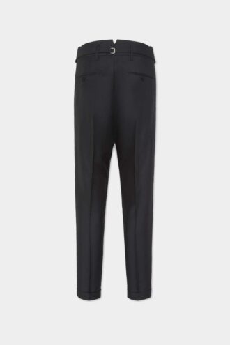 Pantaloni da sera con una piega