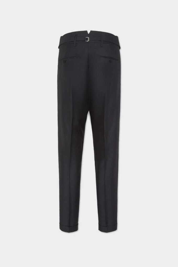 Pantaloni da sera con una piega