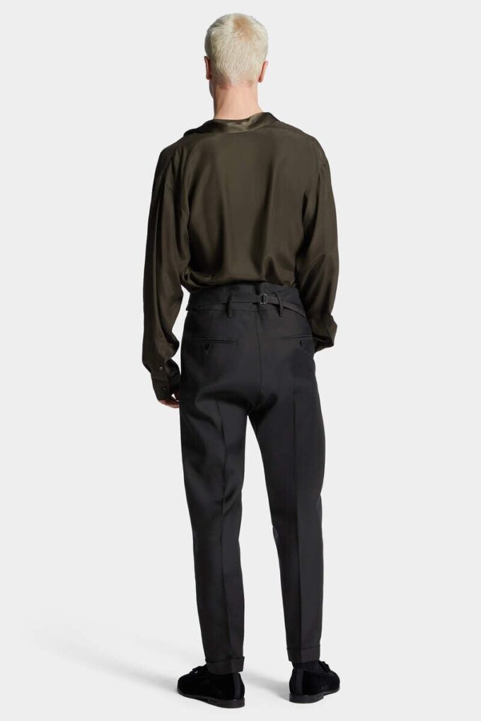 Pantaloni da sera con una piega
