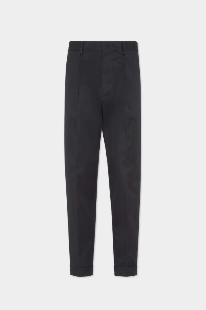 Pantaloni in cotone con una piega Pantaloni in cotone con una piega