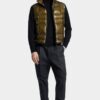 Pantaloni in cotone con una piega Pantaloni in cotone con una piega
