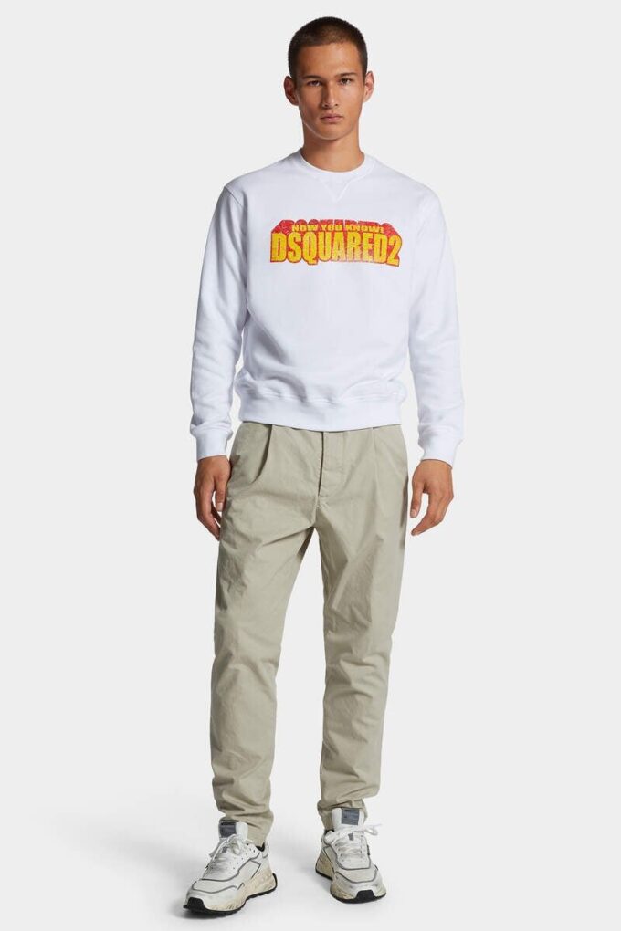 Pantaloni in cotone con una piega