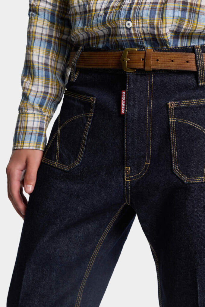 Pantaloni sexy anni ’70 con lavaggio scuro Pantaloni sexy anni ’70 con lavaggio scuro
