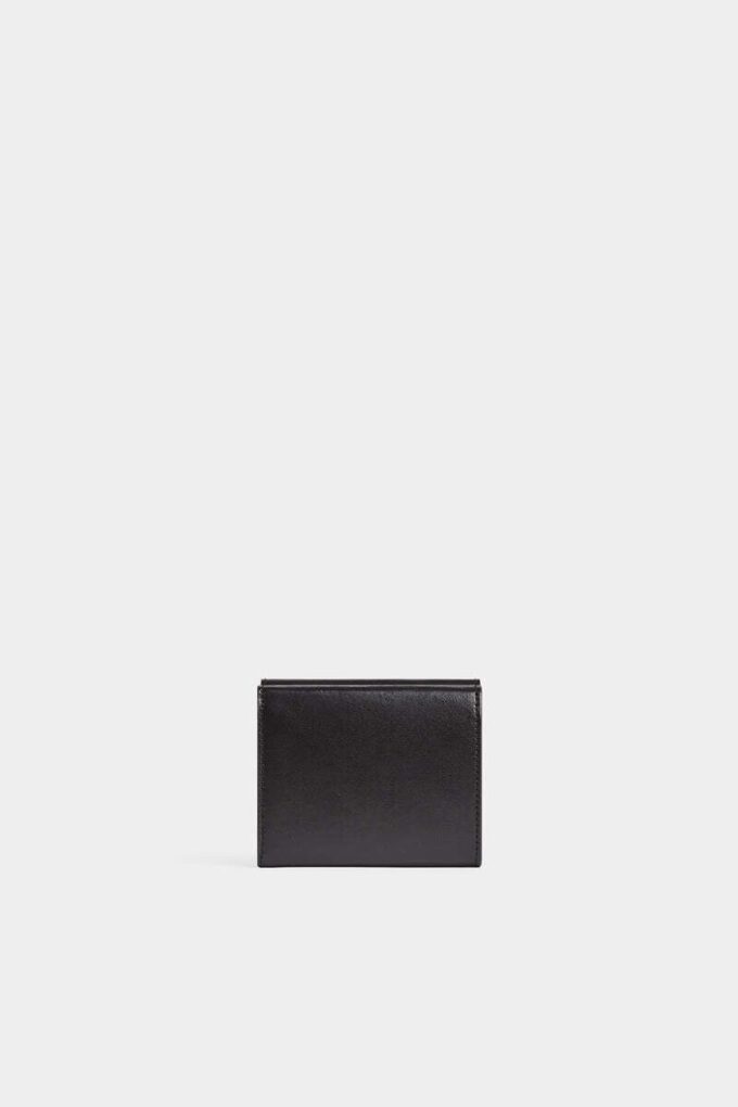 Portafoglio a tre ante con cinque tasche Portafoglio a tre ante con cinque tasche