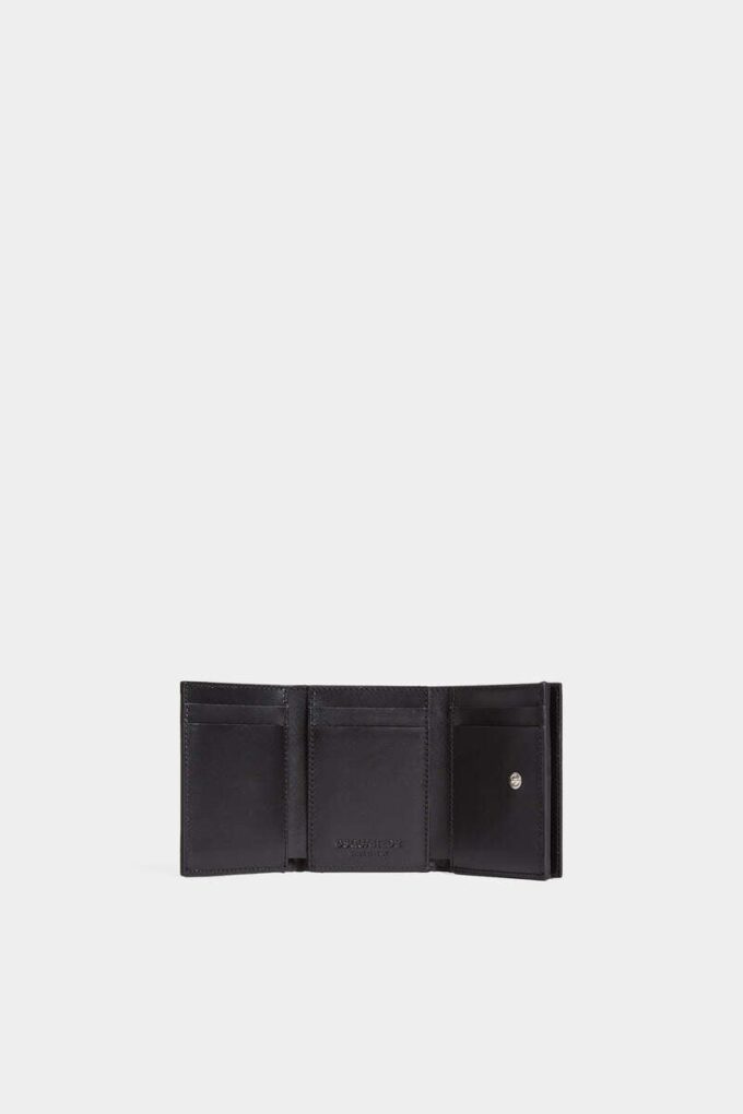 Portafoglio a tre ante con cinque tasche Portafoglio a tre ante con cinque tasche
