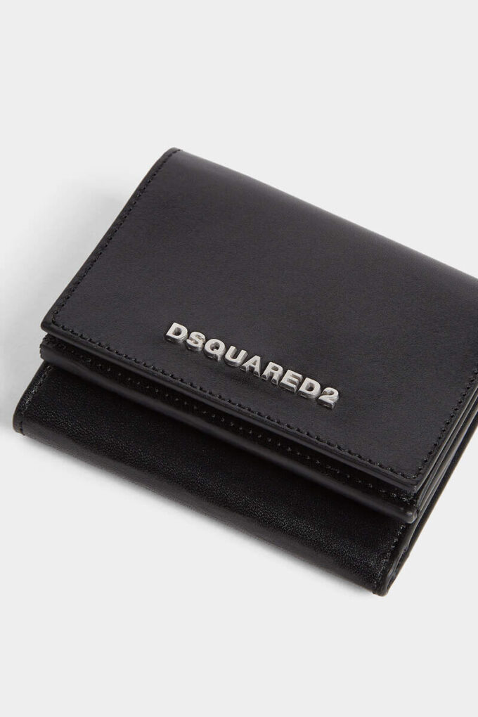 Portafoglio a tre ante con cinque tasche Portafoglio a tre ante con cinque tasche